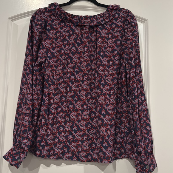 **NWT** LOFT Heart Bouquet Ruffle V-Neck - Picture 4 of 6